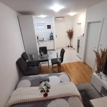 Leon Apartment Split Exterior photo