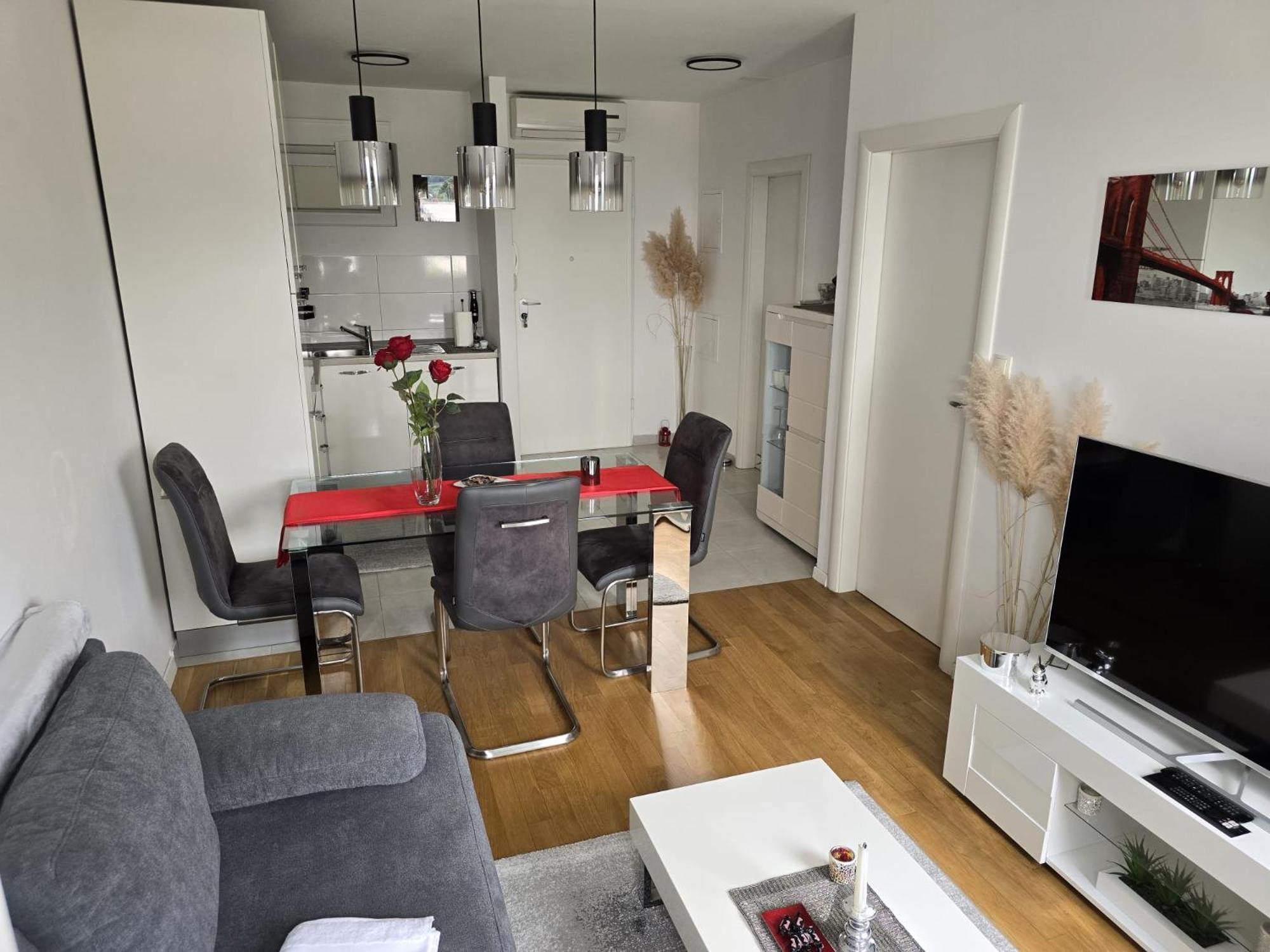 Leon Apartmán *