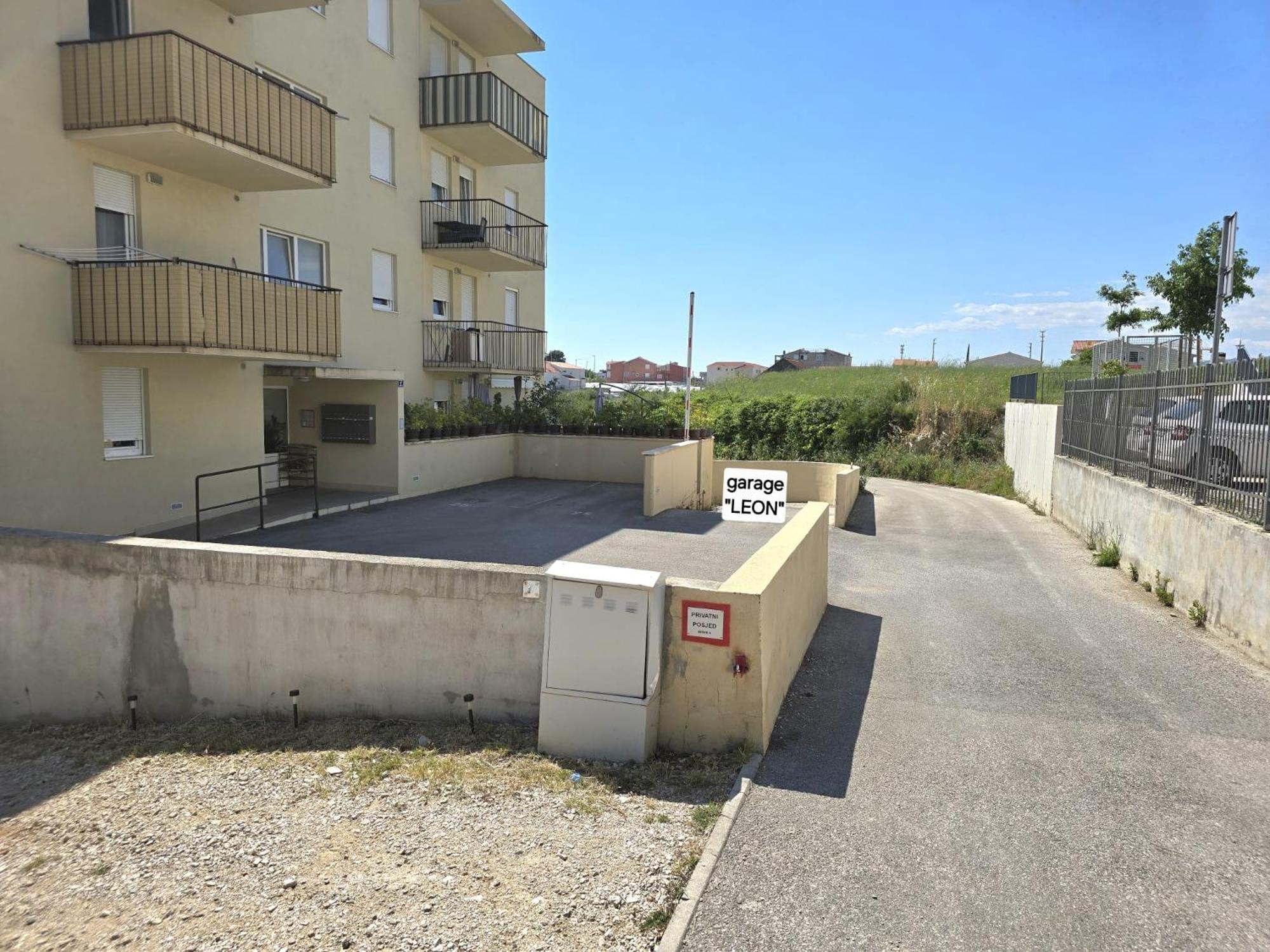 Leon Apartmán