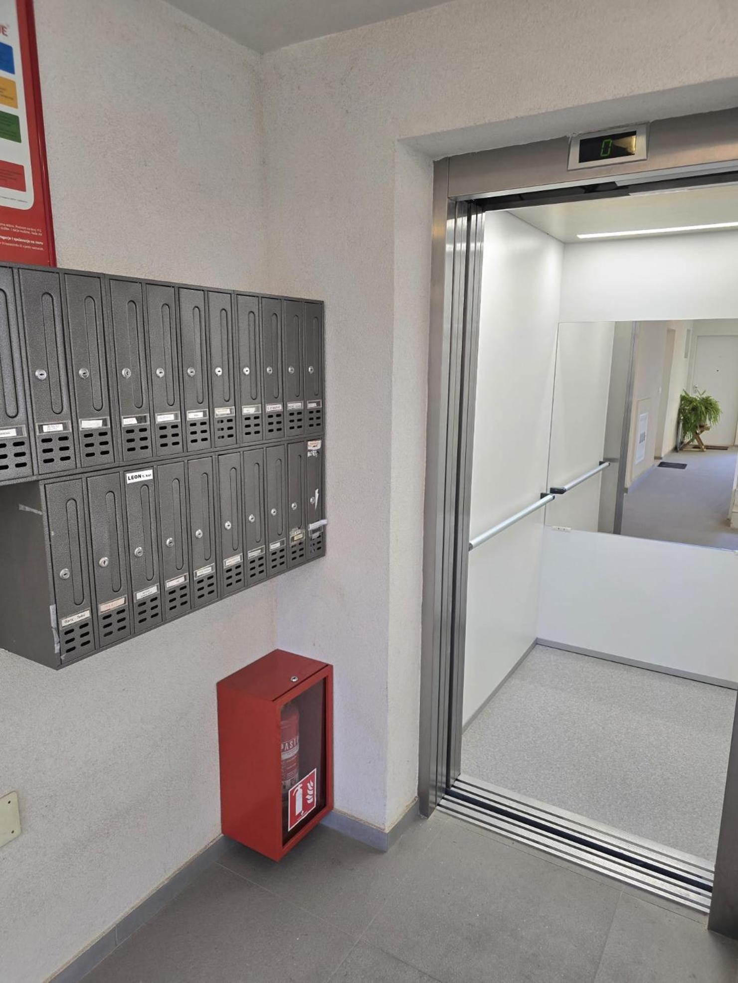Leon Apartmán